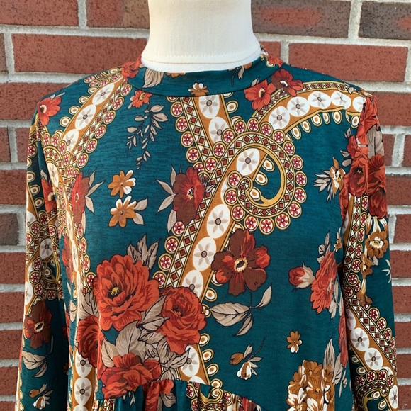 Floral 3/4 Sleeved Dress with pockets. - Picture 2 of 8